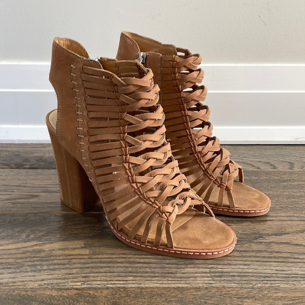 Dolce Vita Amina block heel peep toe sandal camel/tan​​​​​​​​​​​ - Picture 2 of 12